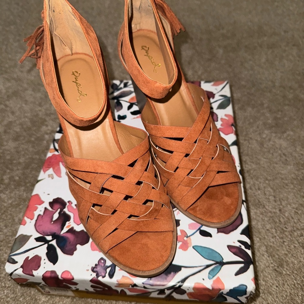 Heels/Sandals - Gimmicks